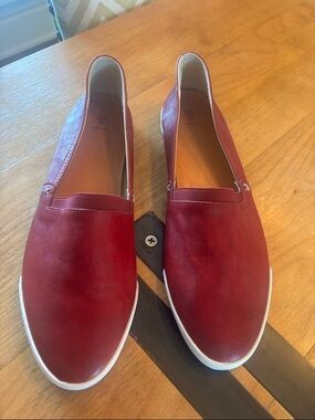 Frye Melanie 11 slip on flats red leather shoes EUC $128